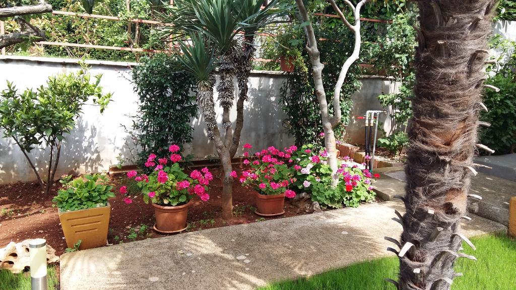 Apartment Sandra Rabac Exterior photo